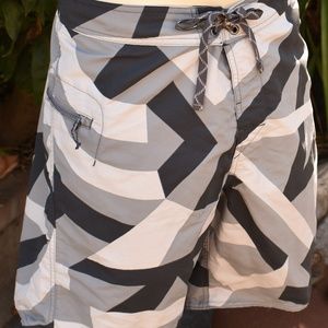 PATAGONIA GRAY URBAN CAMO SZ 36 NYLON BOARD SHORTS